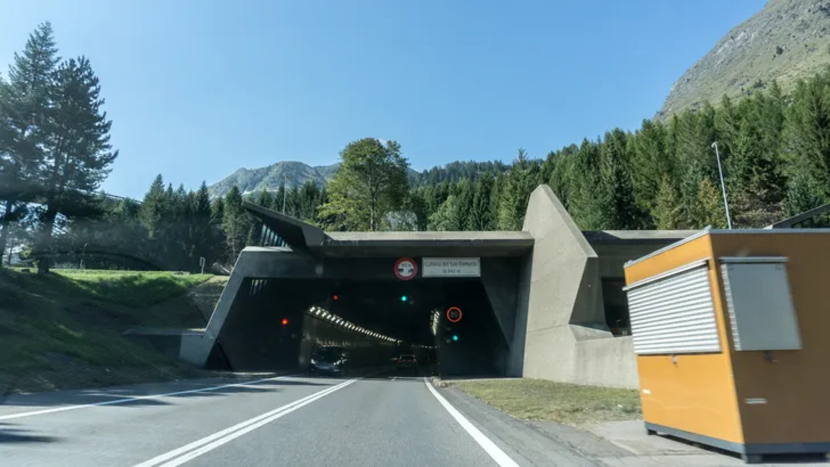 tunnel suisse
