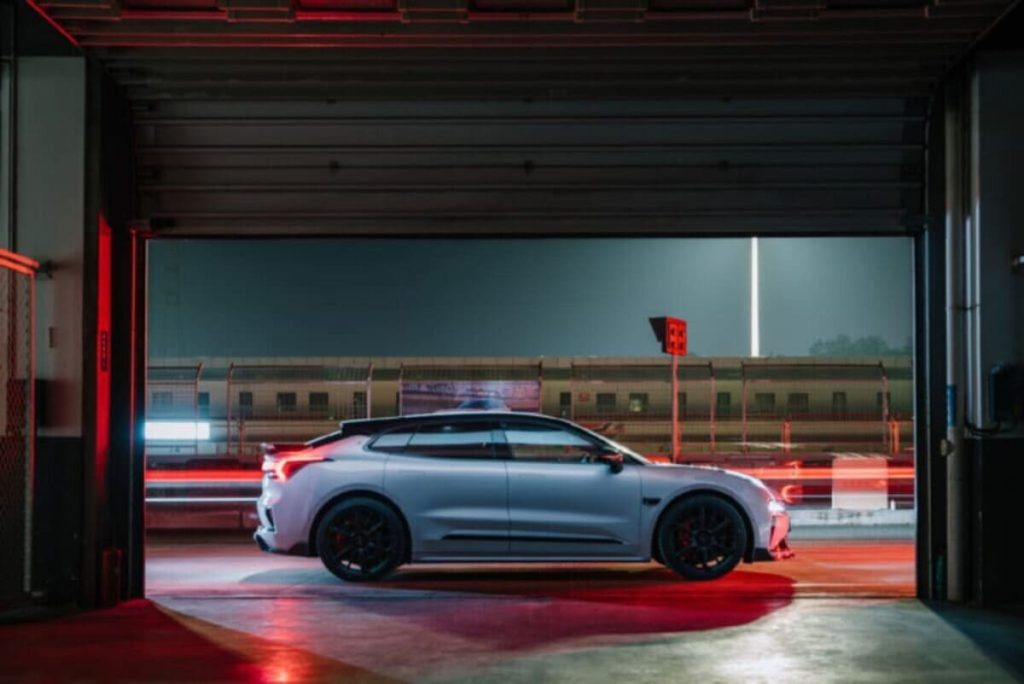 Mercedes démonte une voiture chinoise 1
