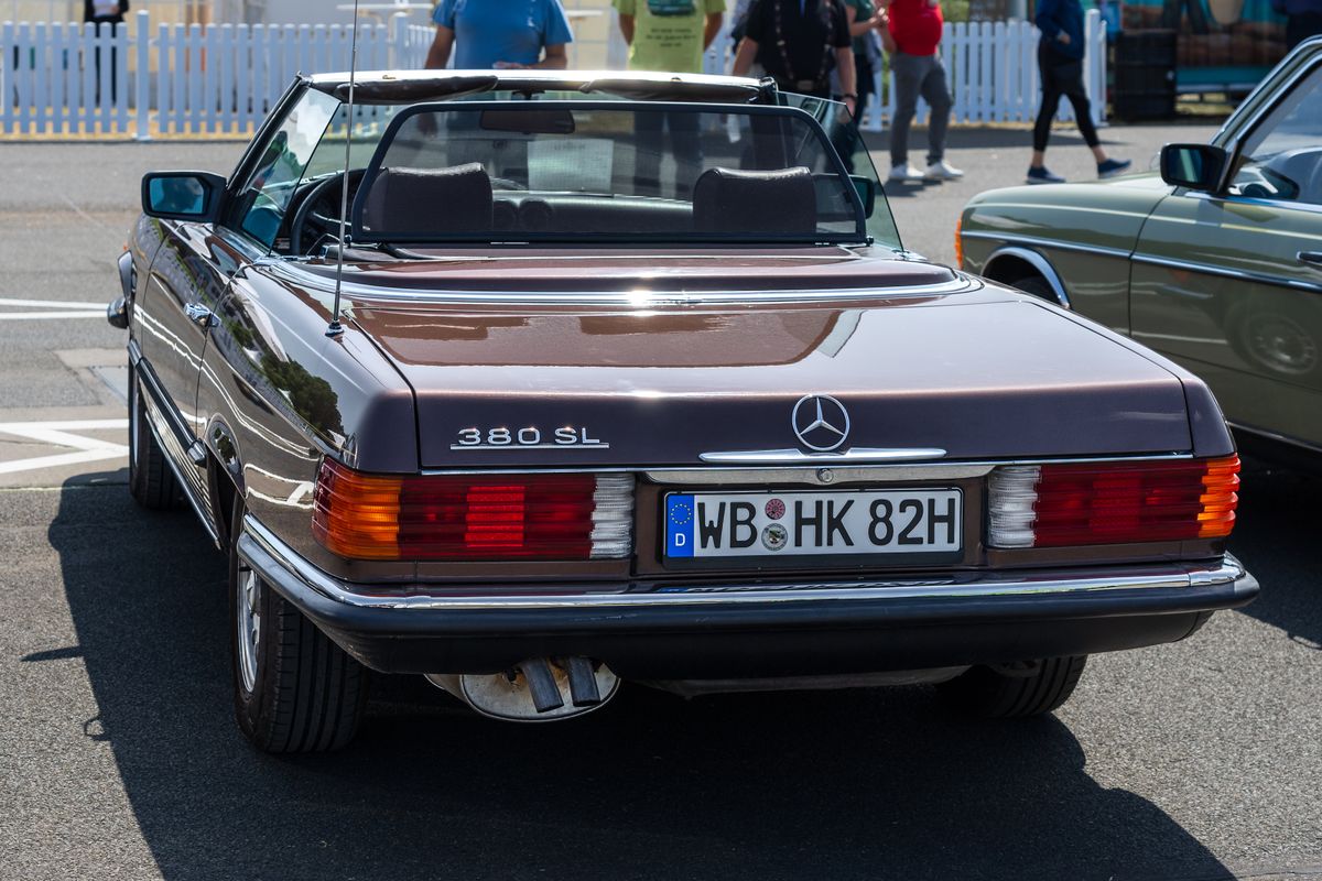 Voiture Mercedes classique décapotable