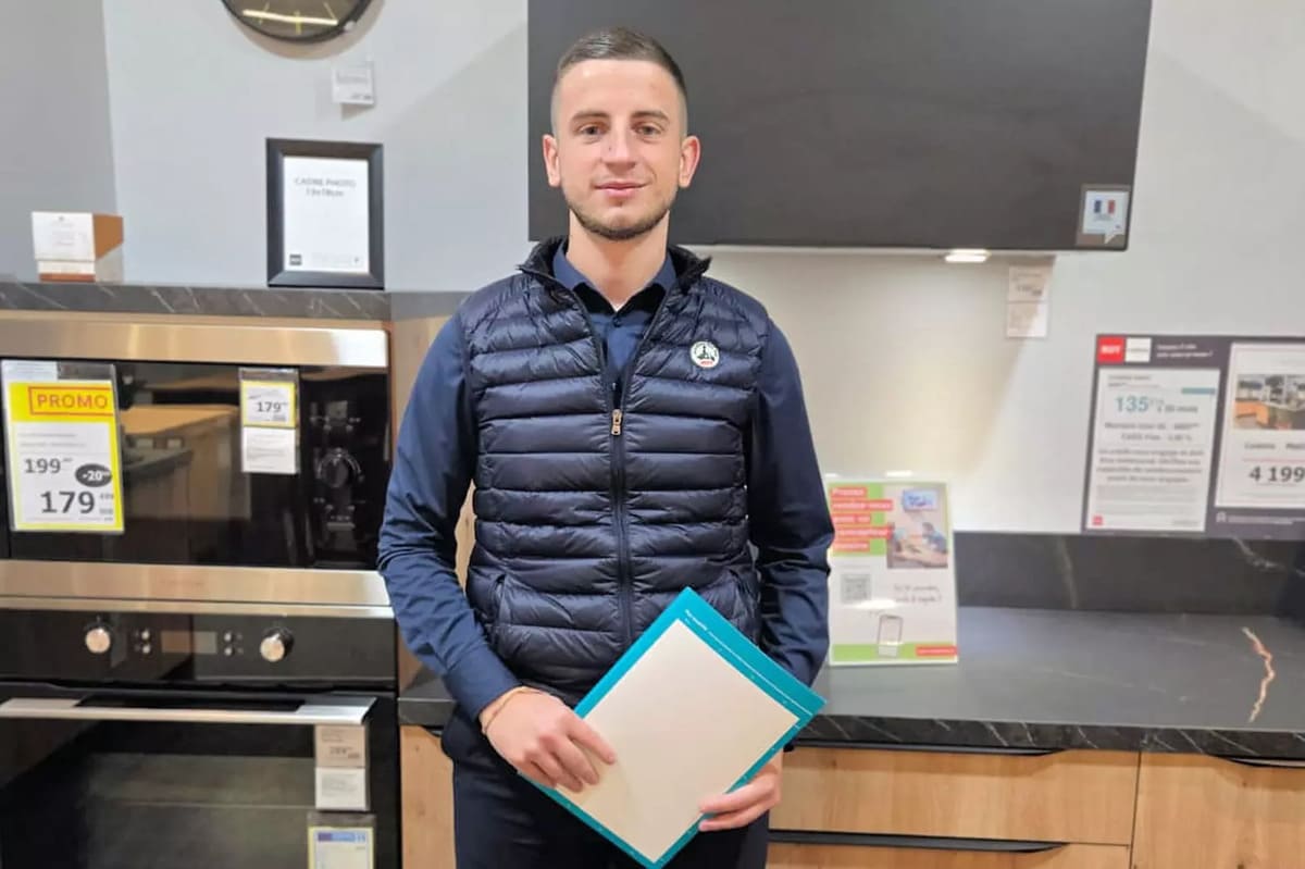 Avec un simple BTS, il gère un magasin But à 26 ans
