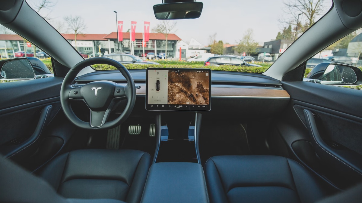 Il parcourt 2500 km en électrique